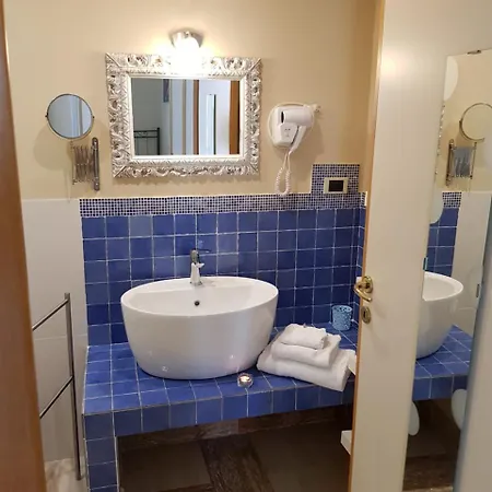 Sicily Luxury Couette-café