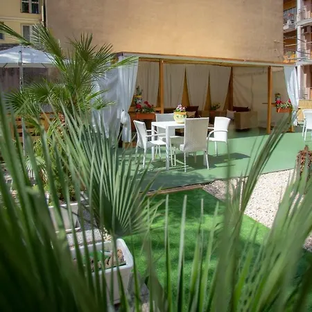 Sicily Luxury Couette-café